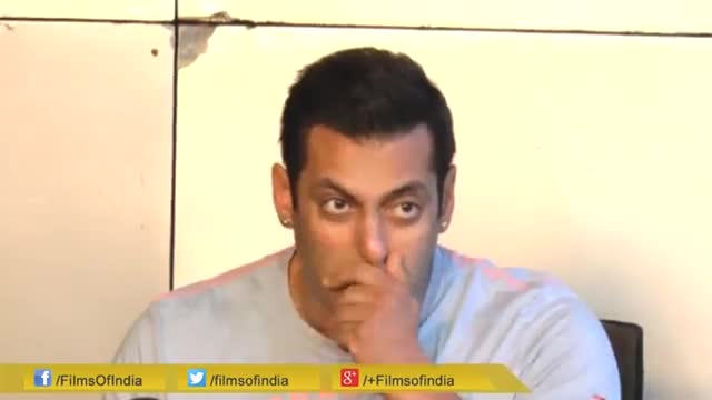 Salman Khan Sings 'Main Hoon Hero Tera'