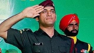 Dhoni makes parachute jump for Territorial Army