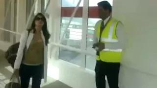 Must Watch - How Aishwarya Rai Behave With Airport Security || Exclusive Video