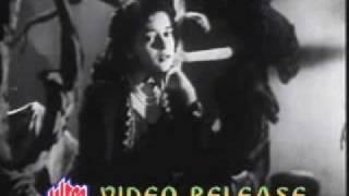 Samadhi (1950)-Woh Paas aa Rahe Hain Ham Door Jaa Rahe Hain (Lata Mangeshkar)