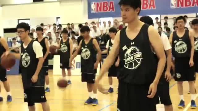 NBA: Stephen Curry Hosts Basketball Clinic in Shanghai!