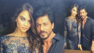 Shah Rukh Khan FLIRTS With Victoria's Secret Model Shanina Shaik For Photoshoot