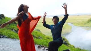 Gerua Dilwale Song Making - Kajol SAVED SRK from falling down the valley!