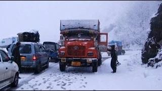 Srinagar Jammu national highway closed due to inclement weather, tourists stranded