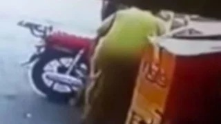 Woman Floors Man who Pinched her Bum