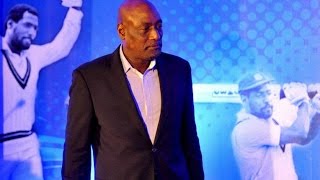 Viv Richards Backs Darren Sammy in Dispute With West Indies Cricket Board
