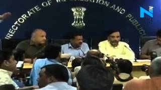 Man hurls shoe at Kejriwal during a press conference on Odd-Even