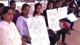 Chennai makes human chain demanding justice for Jisha