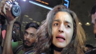 Alia Bhatt Mobbed Late Night At Mumbai Airport!