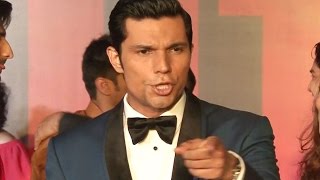 Randeep Hooda gets ANGRY on a reporter at Sarbjit Premiere - VIDEO