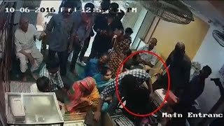 On Cam:  Dacoits escape with Â jewellery worth 1.5 crore in Bihar