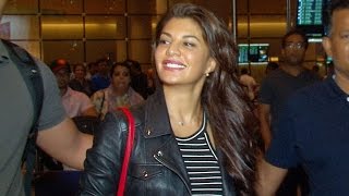 Jacqueline Fernandez CLICKED at Mumbai Airport
