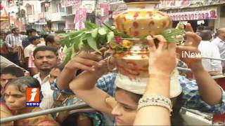 Lal Darwaza Bonalu 2016  Huge Devotees throng at Mahankali Temple | Old CIty | iNews