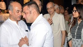 Salman Khan gets EMOTIONAL at Rajat Bharjatiya's Prayer Meet | Full Video