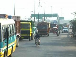दिल्ली : ग्रीन टैक्स दोगुना होने से ट्रांसपोर्टर बेहद परेशान (Delhi)