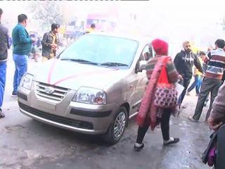 ऑड-ईवन : दुर्गापुरी इलाके में भारी संख्या में काटे गए वाहनों के चालान (Delhi)