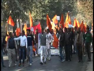 MCD कर्मचारियों के समर्थन में उतरे कई मजदूर संघ (Delhi)