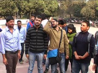 JNU में अफजल गुरु की फांसी के विरोध में हुआ कार्यक्रम, आपस में भिड़े छात्र संगठन