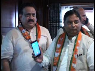 भाजपा ने श्रीनगर में लॉन्च की 'नरेंद्र मोदी मोबाइल ऐप'
