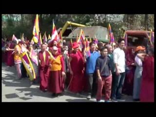 तिब्बत राष्ट्र विद्रोह की 57वीं वर्षगांठ पर निर्वासित तिब्बतियों ने निकाली रैली