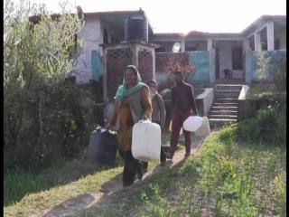 पानी को तरसा मंडी का मझवाड़ गाँव