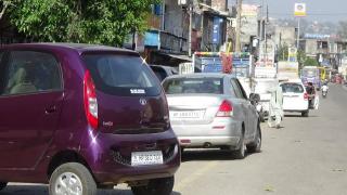 पुलिस हुई सख्त, नूरपुर-जसूर एनएच पर गलत तरीके से खड़े वाहन होंगे जब्त