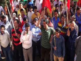 मजदूरों पर अत्याचार के विरोध में उग्र आंदोलन की चेतावनी