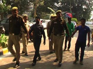 झारखंड की पांच लड़कियों को कराया मुक्त, 3 गिरफ्तार (Delhi)