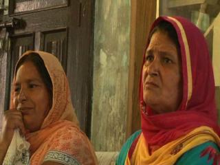 सरकारी योजना के तहत ग्रामीणों को ठग रही दो महिलाएं काबू