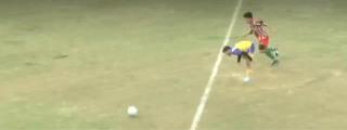 फुटबॉल मैच के दौरान खिलाड़ी की मौत, देखें LIVE वीडियो