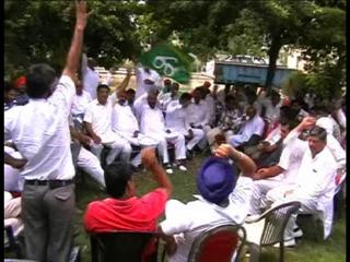 डॉ कश्यप के पार्टी छोड़ने पर इनेलो कार्यकर्ताओं ने जताई खुशी