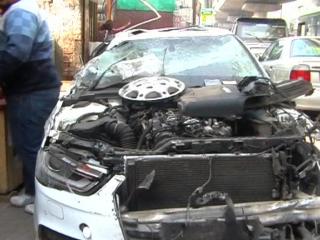 तेज रफ्तार ऑडी ने 2 गाड़ियों को मारी टक्कर, बड़ा हादसा होने से टला (Delhi)