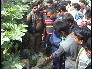 ईंटों से पीट पीट कर छात्र की हत्या परिजनों ने किया हंगामा