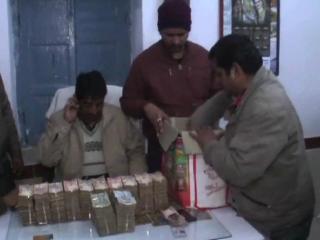 रेलवे पुलिस ने किए एक युवक से बेनामी 10 लाख रूपए बरामद