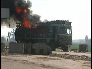 ट्रक में लगी भीषण आग,  BSNL  को लगी लाखों की चपत