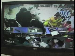 CCTV में कैद हुई नकाबपोश महिला चोर