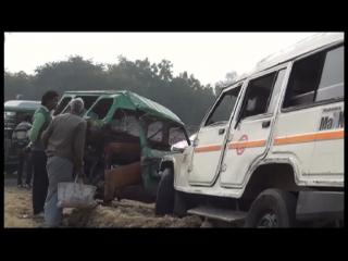 RTO अधिकारियों से बचने के चक्कर में अनियंत्रित हुई जीप, 2 की मौत 20 घायल