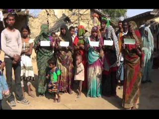सपा सरकार ने किसानों को भेजा 23 रुपए का चेक, किसनों ने सैफई महोत्सव में दान किए पैसे