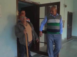 गोहाना स्वास्थ्य केंद्र का अकाउंटेंट रिश्वत लेते गिरफ्तार