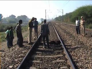 दिल्ली-अमृतसर रेलवे ट्रेक पर मिले दो कटे शव, फैली सनसनी