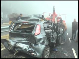 धुंध के कारण NH-1 पर टकराए 25 वाहन, 4 लोगों की मौत