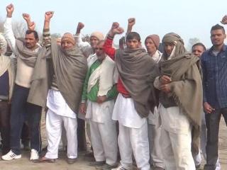 शुगर मिल के खिलाफ किसानों ने किया विरोध प्रदर्शन