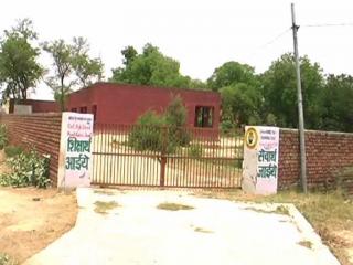 केंद्रीय मंत्री बीरेंद्र सिंह के गोद लिए गांव के स्कूल का परिणाम ज़ीरो