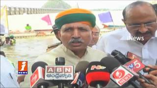 Central Minister Arjun Meghwal Takes Holy Dip In Vijayawada | Krishna Pushkaralu | iNews