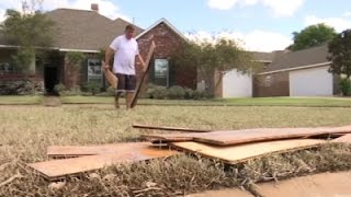 Louisiana Residents Begin Assessing Flood Damage