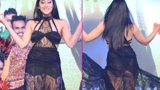 Big B S Aankhen 2 Heroine Faces Major Wardrobe Malfunction Video