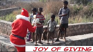 Santa Claus Surprises Homeless Kids In India  - iDiOTUBE