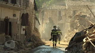 Blocked roads slow down rescue operations after Italy quake