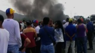 Opposition Protesters Blocked On Way to Caracas