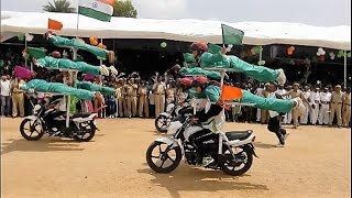 Amazing Bike Stunt at 70 th Independence Day Parade by Rajasthan police